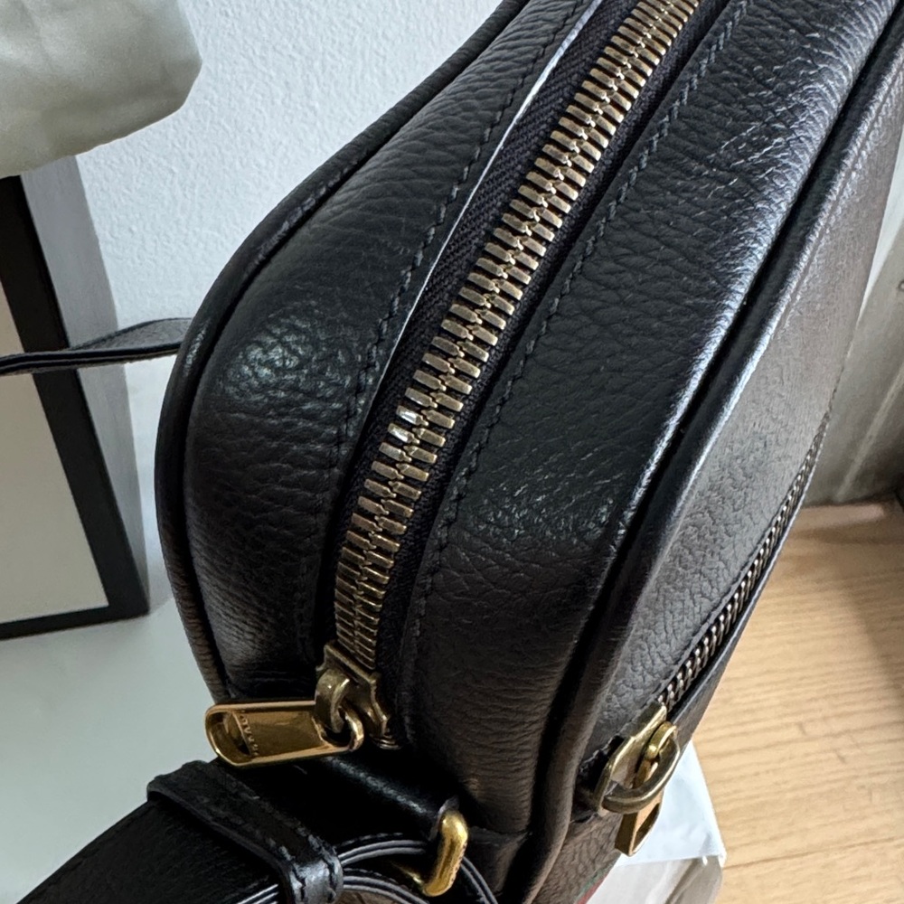 Gucci Black Leather Messenger Bag with Gold Accents - Picture 6 of 15